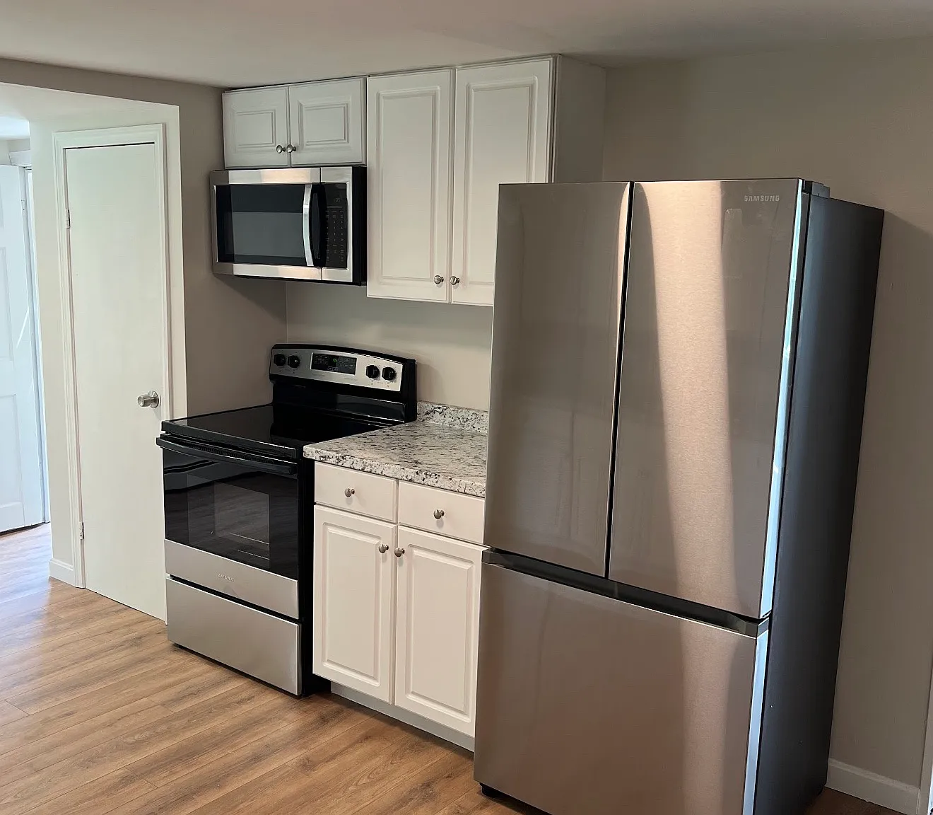 3 bed, 1150 sqft, $2,500 — Photo 2
