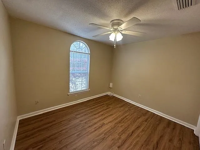 1719 Folkstone Rd — Photo 22
