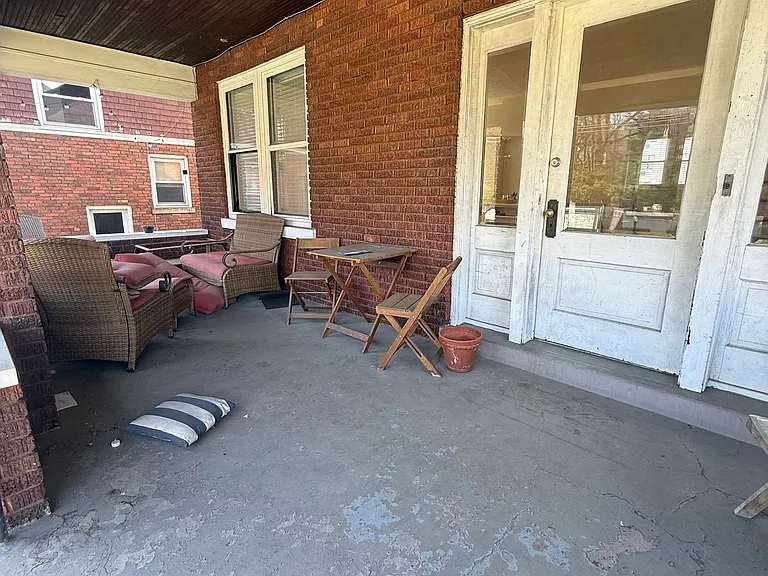 1011 Delta Ave — Photo 16