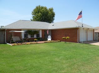 2102 Berkshire Dr, Ponca City, OK 74604