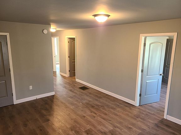 4th image of 4024 Kennedy Ave