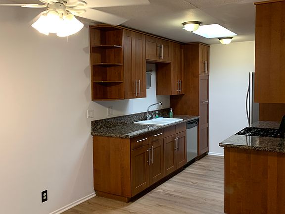 5th image of 11138 Aqua Vista St #9A