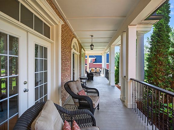 3rd image of 105 Rivendell Dr