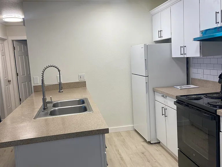 211 E Wallace Ave #3 — Photo 2
