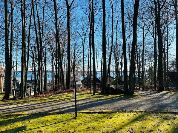 Quail Blvd, Roscommon, MI 48653