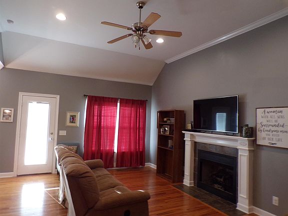 4th image of 614 Mac St