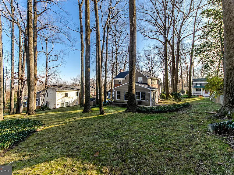 1308 Tracy Pl — Photo 8