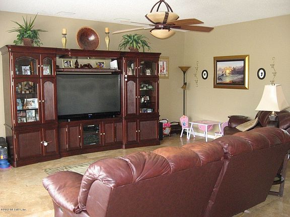 4th image of 399 Stonehurst Pkwy