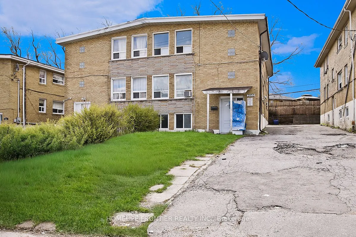 Building Photo - 2953 Lawrence Ave E #UPPER