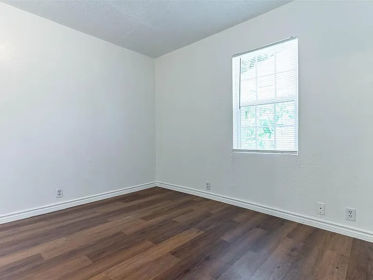1115 S Frances St — Photo 5