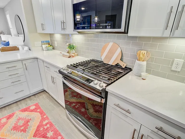 176 Midtown Ave — Photo 14