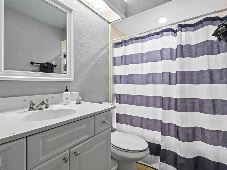 767 SE Chaloupe Ave — Photo 20