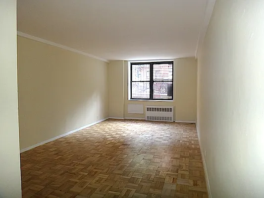 Rented by KVNY Soho | media 17