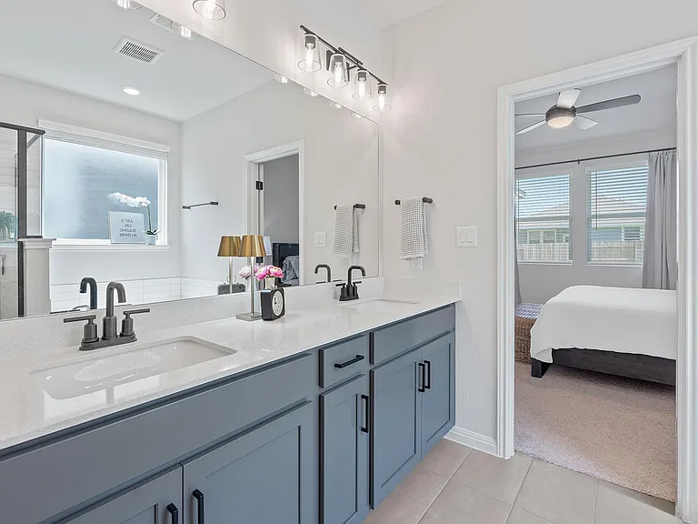 179 Kings Canyon Dr — Photo 16