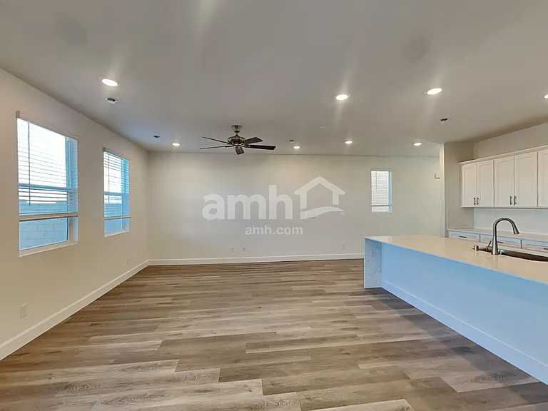 10560 Lagaspi Dr — Photo 6