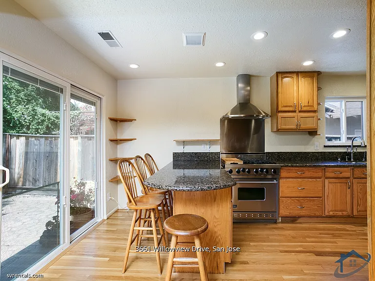 3661 Willowview Dr — Photo 4