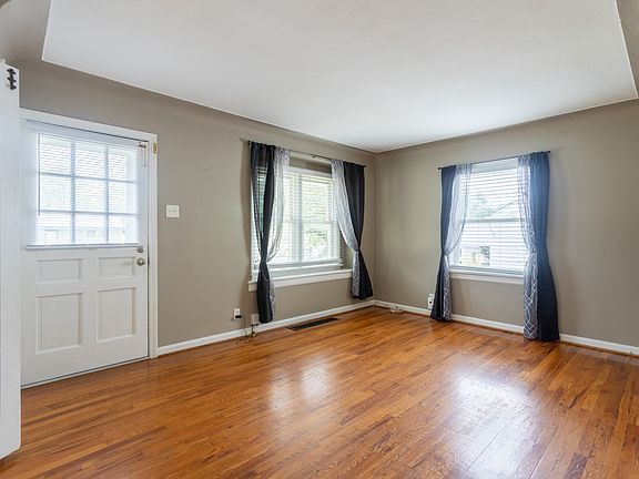 5th image of 3575 Boswell Ave