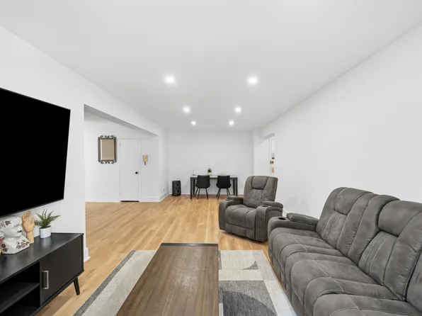 226-26 Union Tnpk image 6 of 20