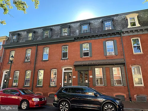 208 W Gay St Photo 1