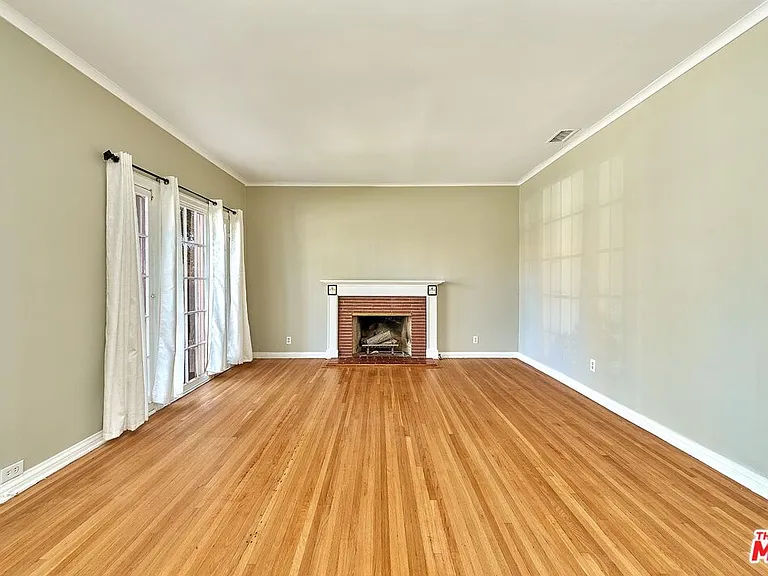 429 S Orange Dr — Photo 7