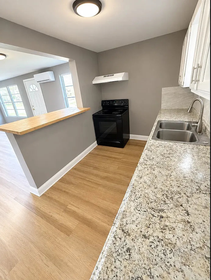 2 bed, 973 sqft, $1,100 — Photo 2