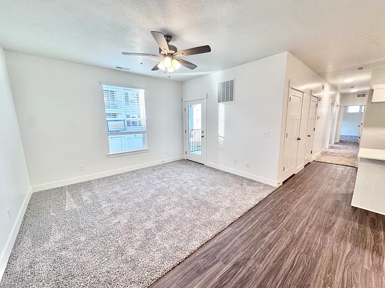 4655 S Alder Dr #1-H201 — Photo 2