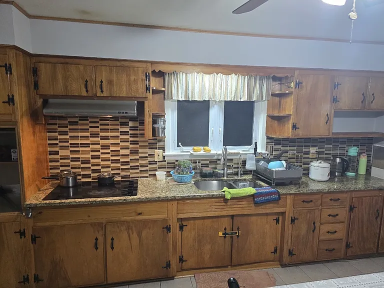 5917 Roosevelt Ave — Photo 13
