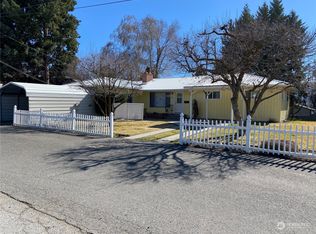 1590 Tedford St SE, East Wenatchee, WA