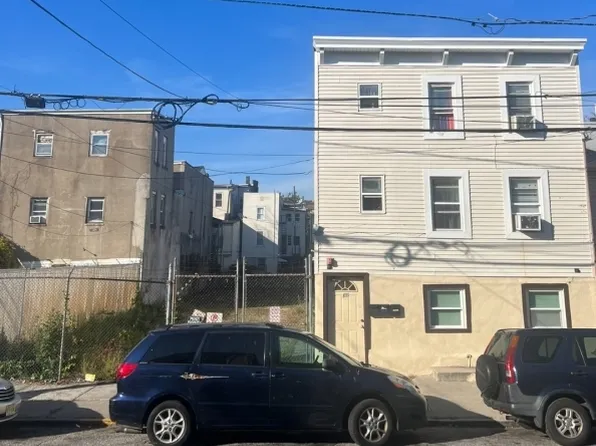 9-11 Elm St, Paterson City, NJ 07501