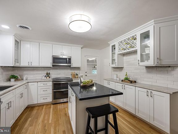 5th image of 6528 Windham Ave