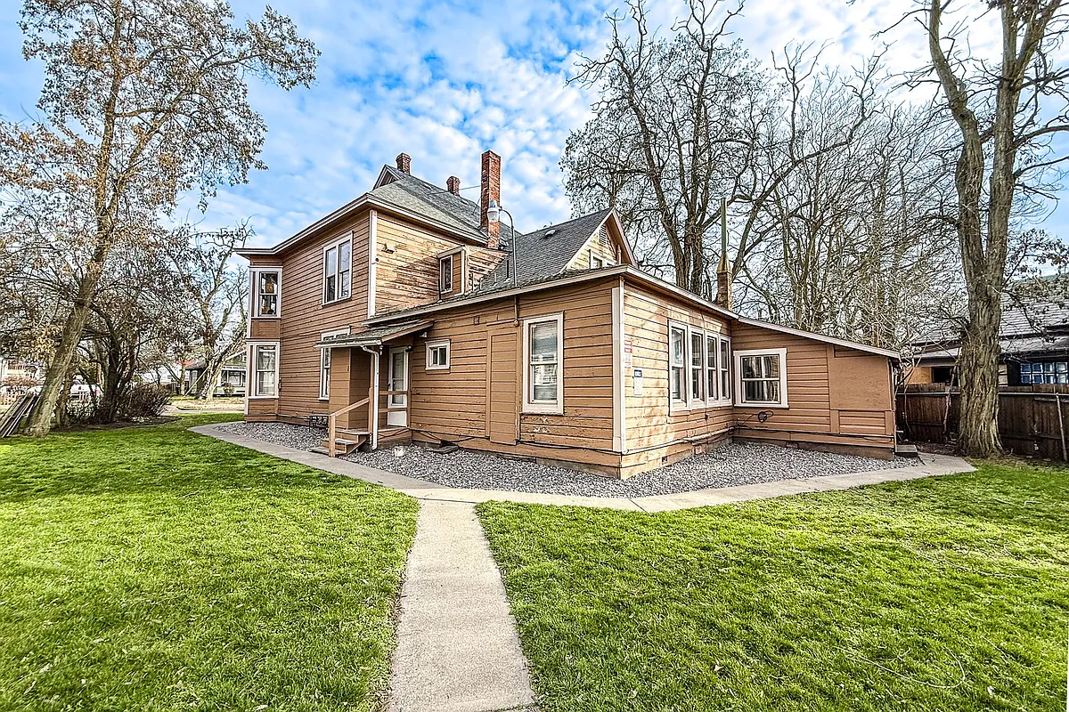 Building Photo - Fourth Avenue Six-Plex