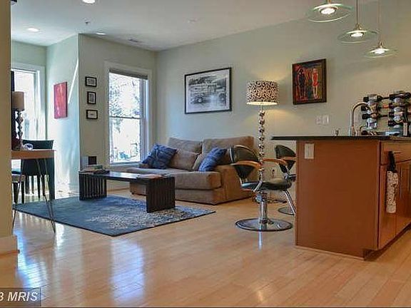One way to set up the living / dining area.