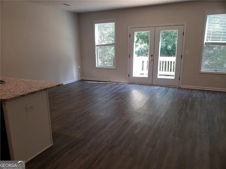 2725 Daybreak Ct NW — Photo 3