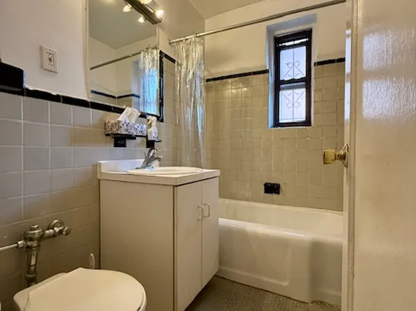 1119 Ocean Parkway image 11 of 17