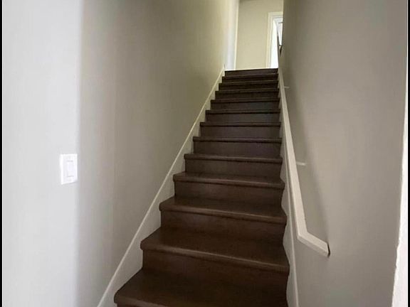 4th image of 1-3615 Vineland Ave #1