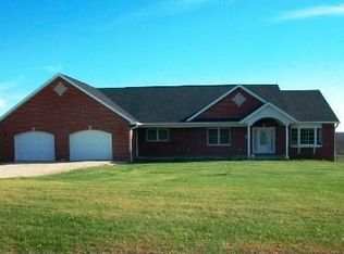 15740 N Cascade Rd, Peosta, IA 52068