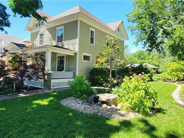 410 E Madison Ave, Iola, KS 66749