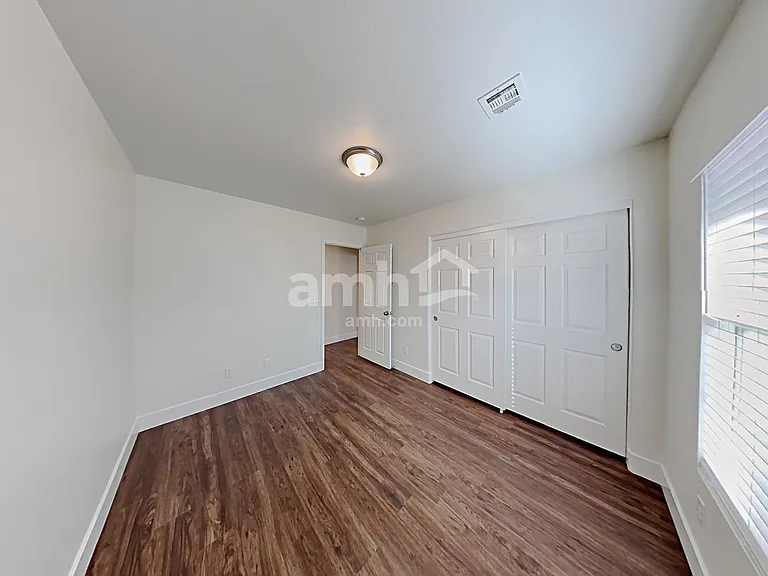 921 Shades End Ave — Photo 13