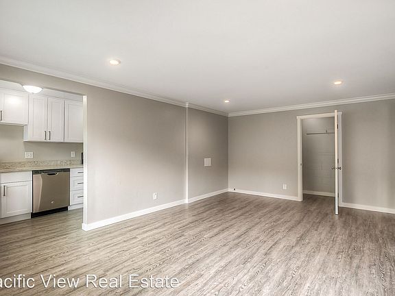 4th image of 324 NE 65th St #6359973