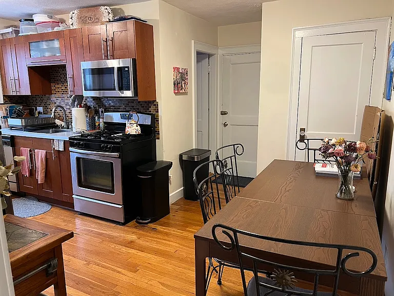 38 Day St Apartments — Photo 11