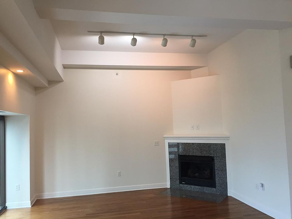 1st image of 1101 Walnut St Unit 1204