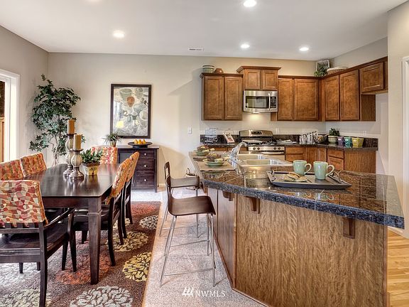 5th image of 3049 Eagle Loop NE #46