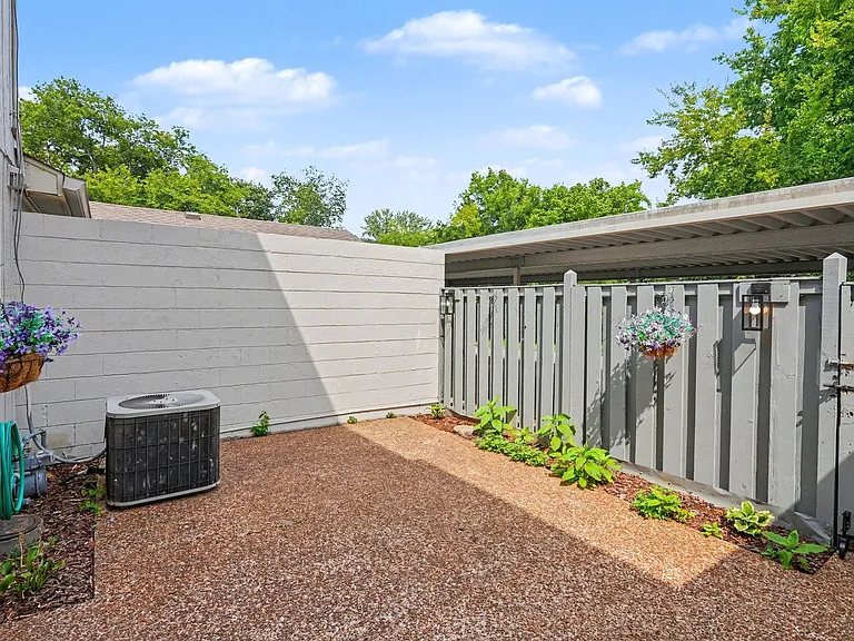 8300 Sawyer Brown Rd #R302 — Photo 12
