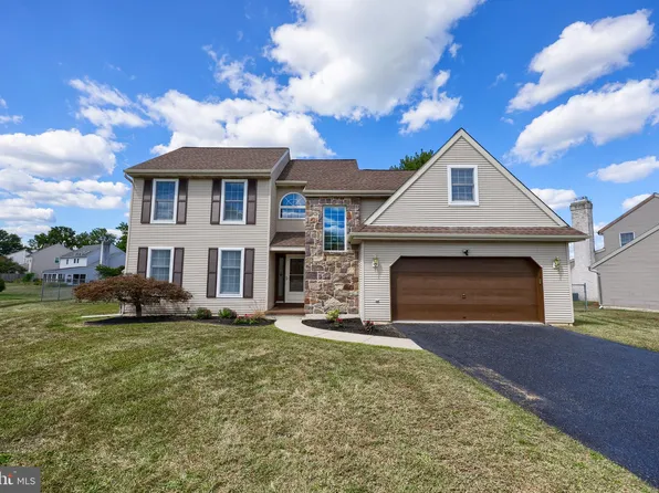 507 Heritage Dr, Fleetwood, PA 19522