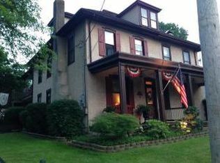 118 Akron Rd, Ephrata, PA 17522