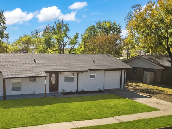 212 Westwood Dr, Euless, TX 76039