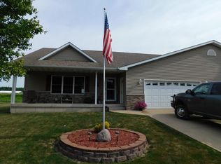 98 5th Street Pl, Lowden, IA 52255