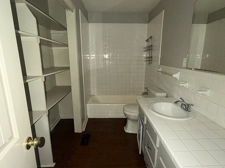 1819 Robins St — Photo 11