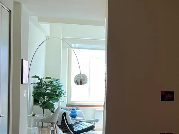 305 East 63rd Street image 9 of 17