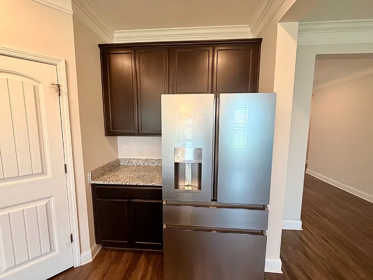 628 Colston Ln — Photo 8